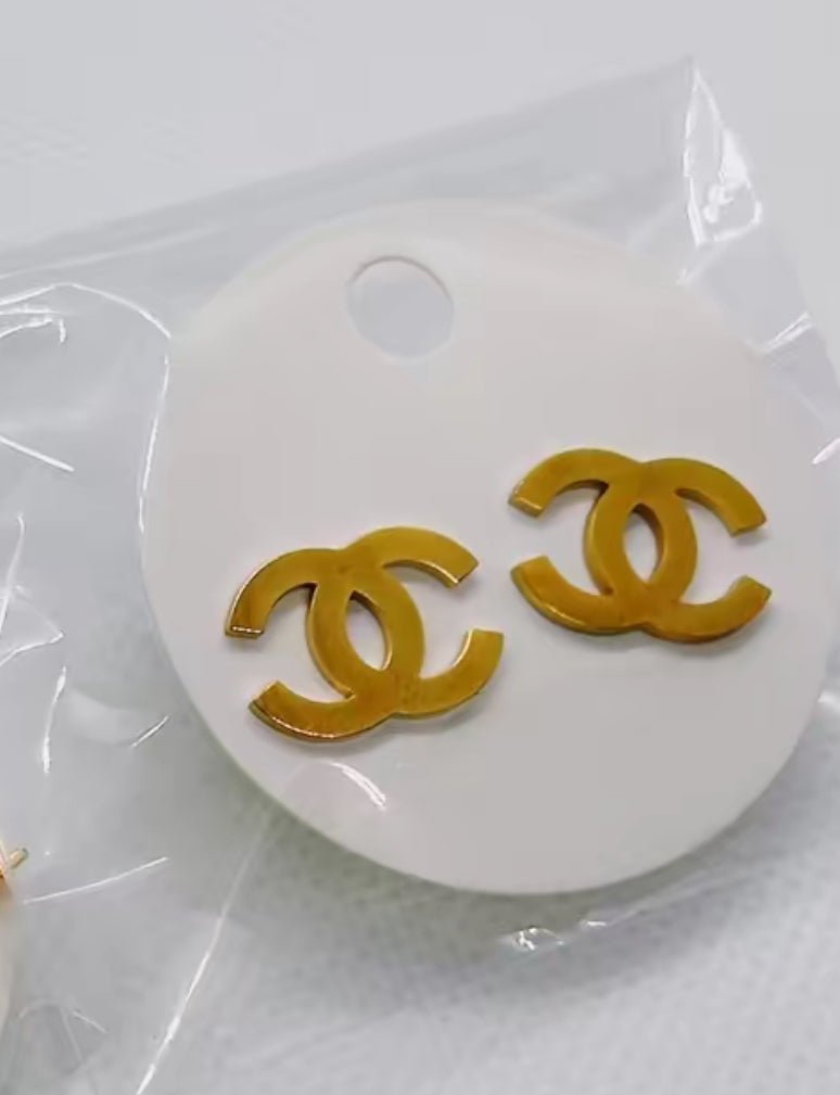 It Girl Earrings