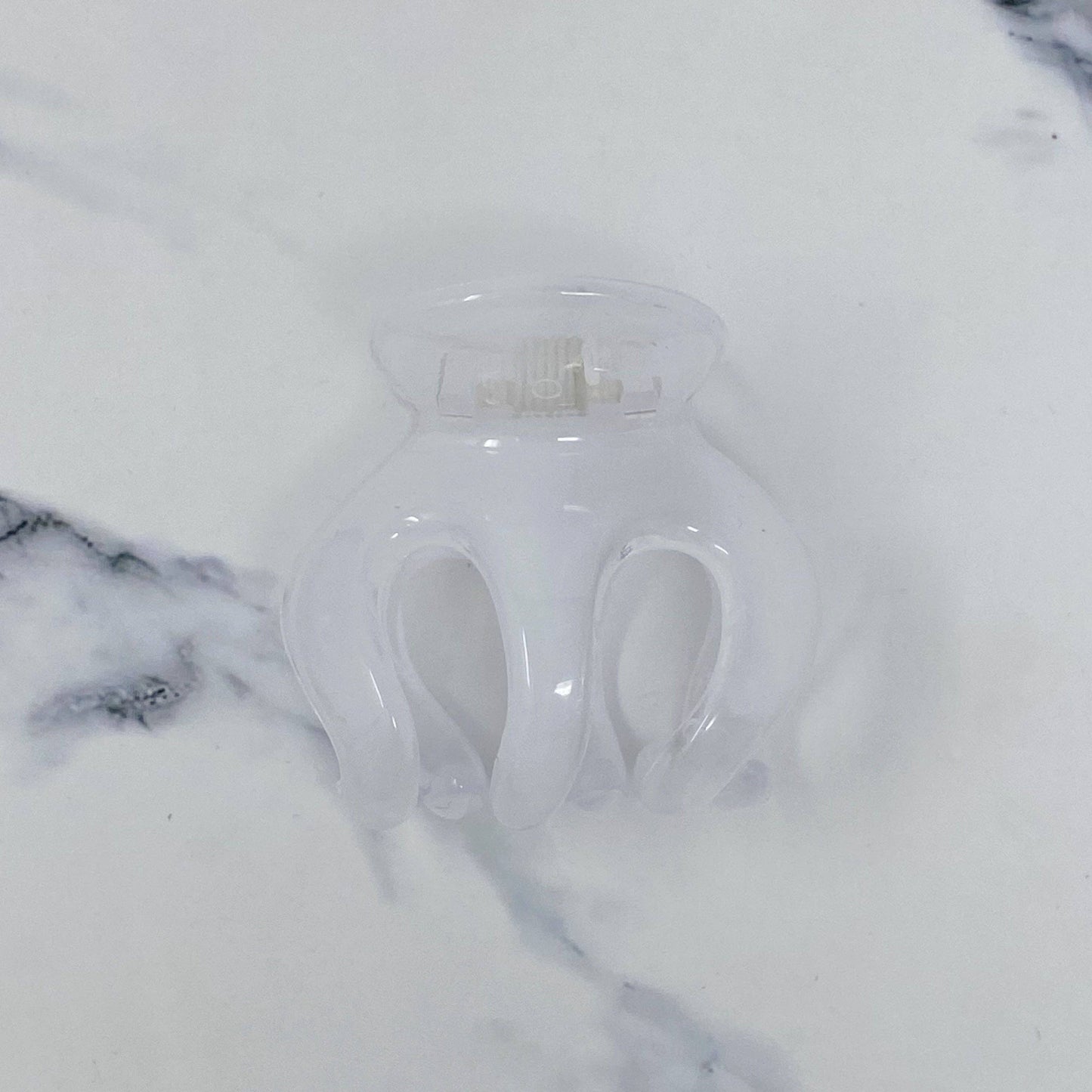 Beach Side Mini Hair Claw: Strawberry